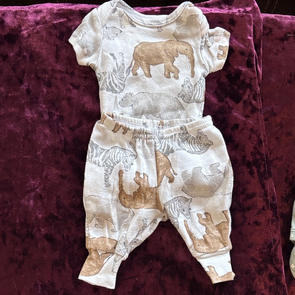 Lot of assorted premie items, onesies, pants and long sleeve button up - Picture 4 of 7